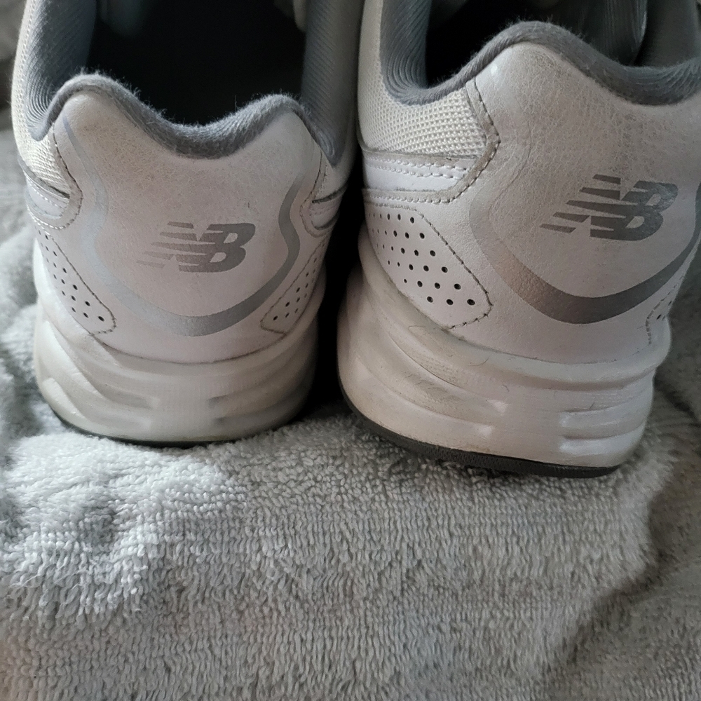 NEW BALANCE Sneakers shoes men's size10.5 Comfy dad's shoes! - Picture 2 of 9